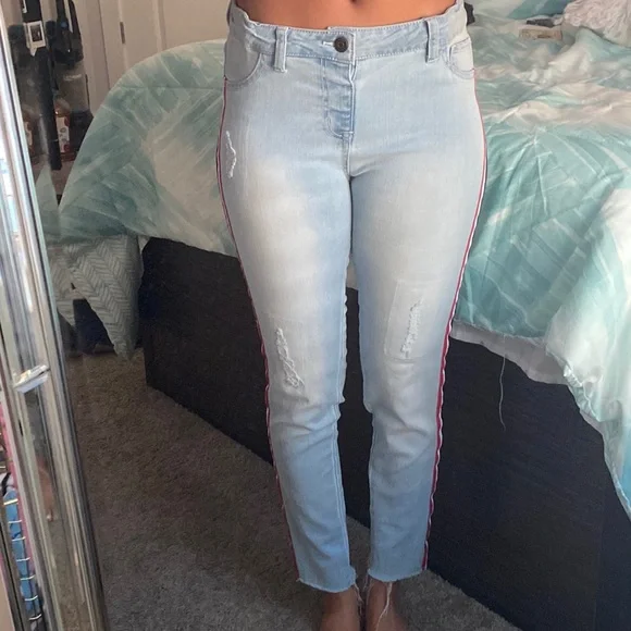 Bottoms Denim Jeans With Small Rips And Pink White And Navy Blue